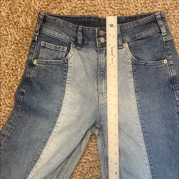 GAP Ladies HighRise Stride Patch Med Indigo Flare Wide Leg Jeans Raw Hem 26/2P - Picture 13 of 14